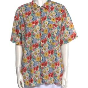 Amazon Women’s Floral Button Up Collared Shirt Size Medium